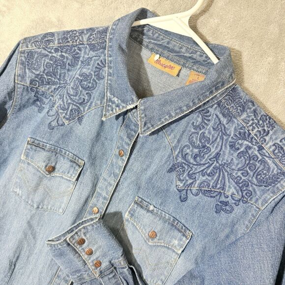 Wrangler Denim L Shirt Long Sleeve Embroidered Snap Chambray Western Floral - Picture 1 of 7